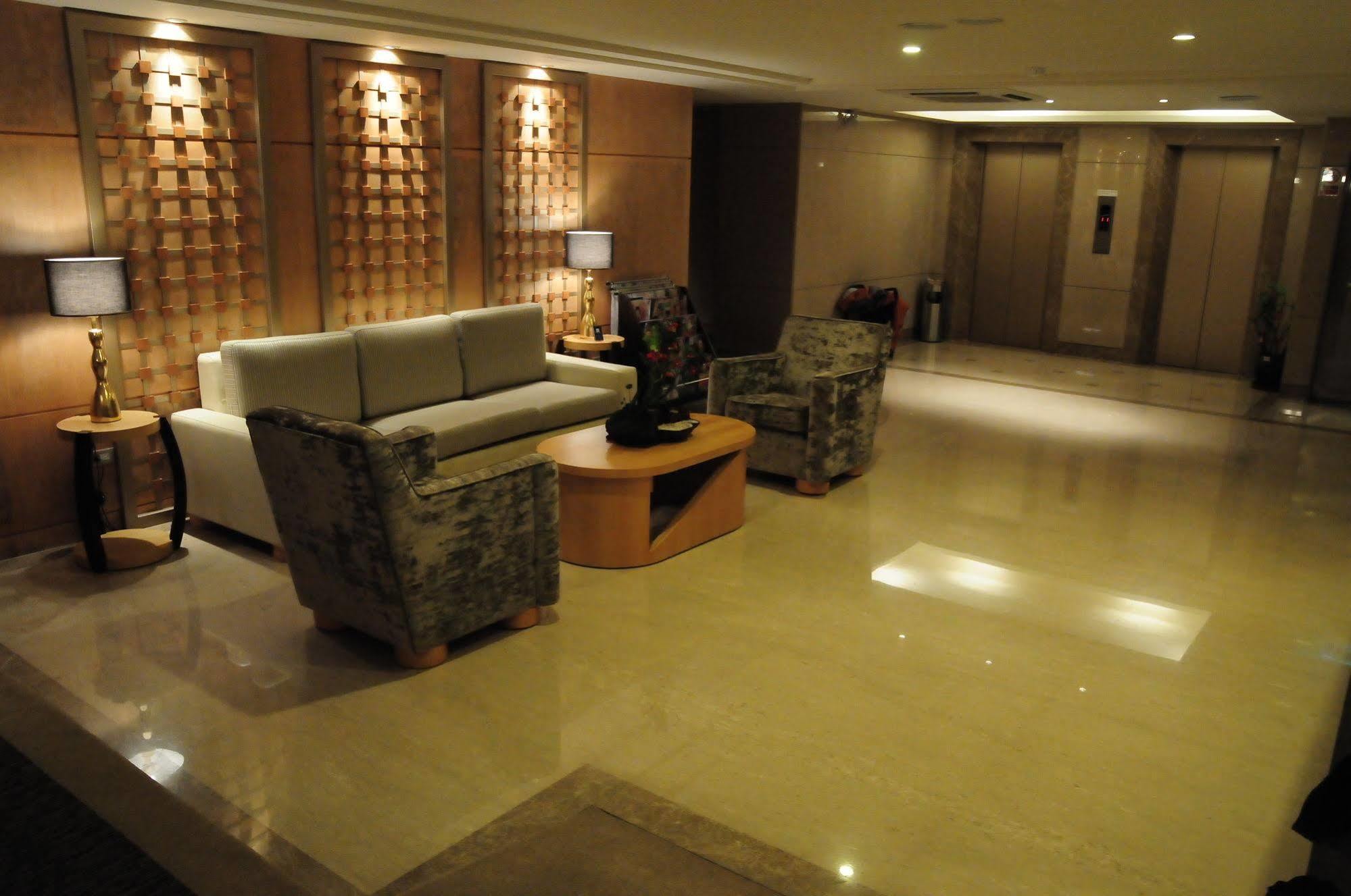 Jin Hua Hotel Luodong Bagian luar foto