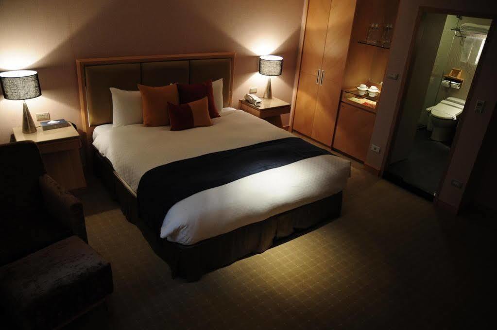 Jin Hua Hotel Luodong Bagian luar foto